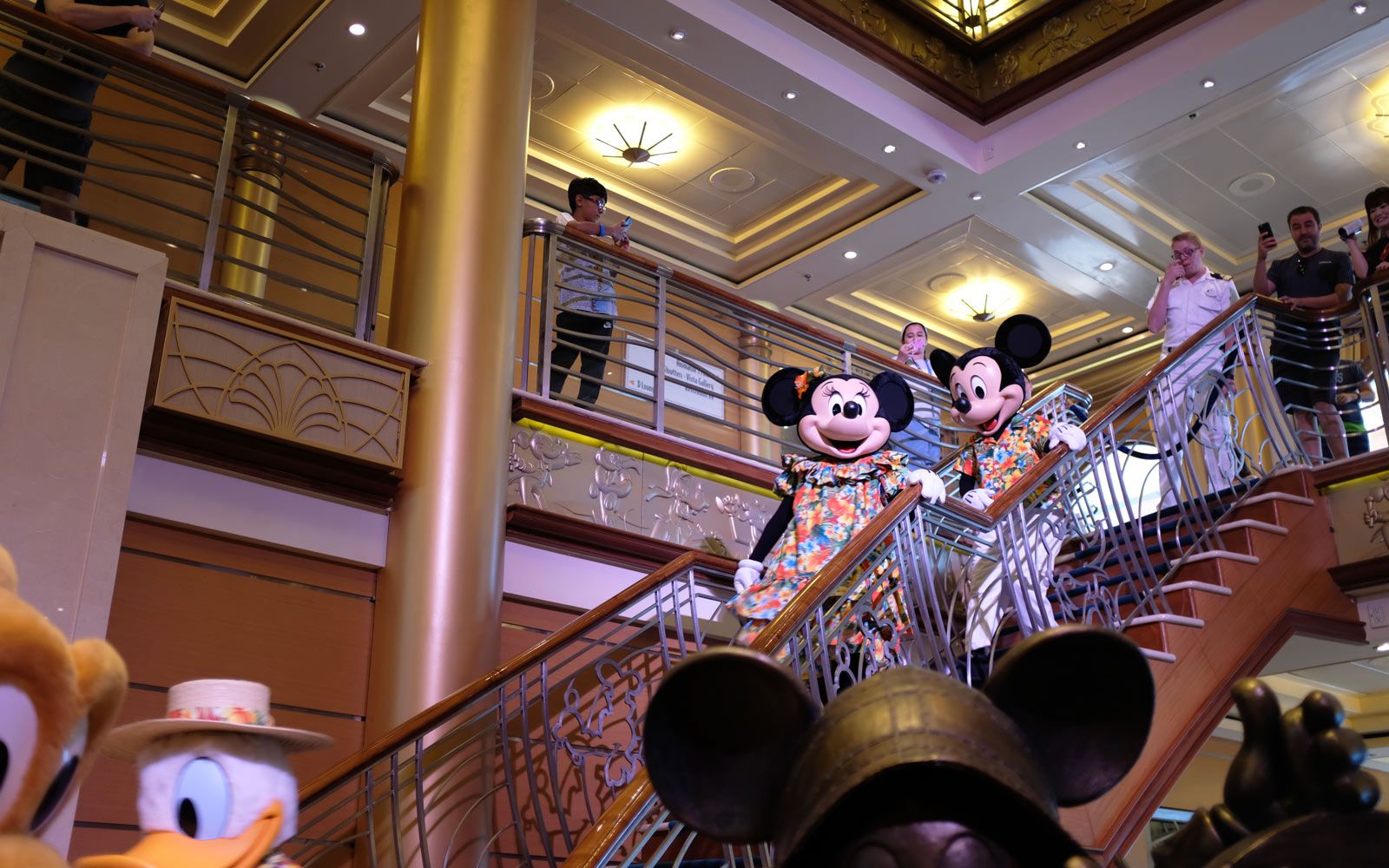 Disney-Figuren auf dem Schiff