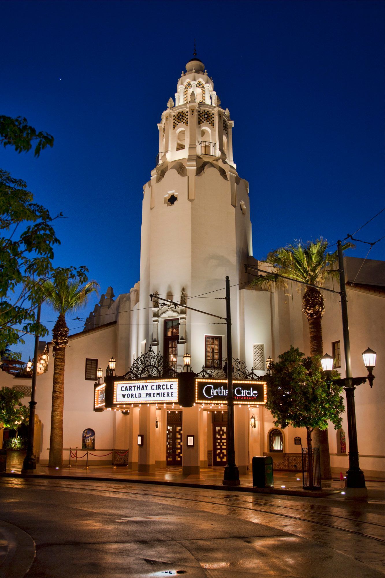 תיאטרון מעגל קרתאי הוא ציון מרהיבבאתר הרפתקאות דיסני קליפורניה