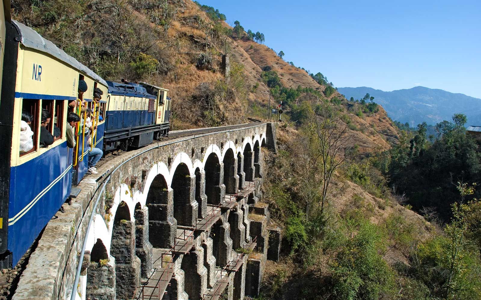 Intia Himachal Pradash - Kalka-Shimla kapearaiteinen juna