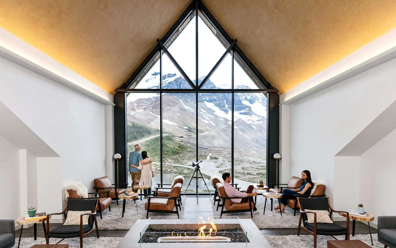 Wohnzimmer in der Glacier View Lodge, Jasper, Kanada
