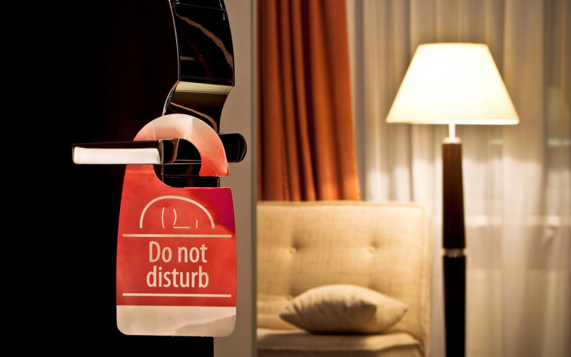   מדיניות המלון שינוי שלטי פרטיות אל תפריע לאבטחה