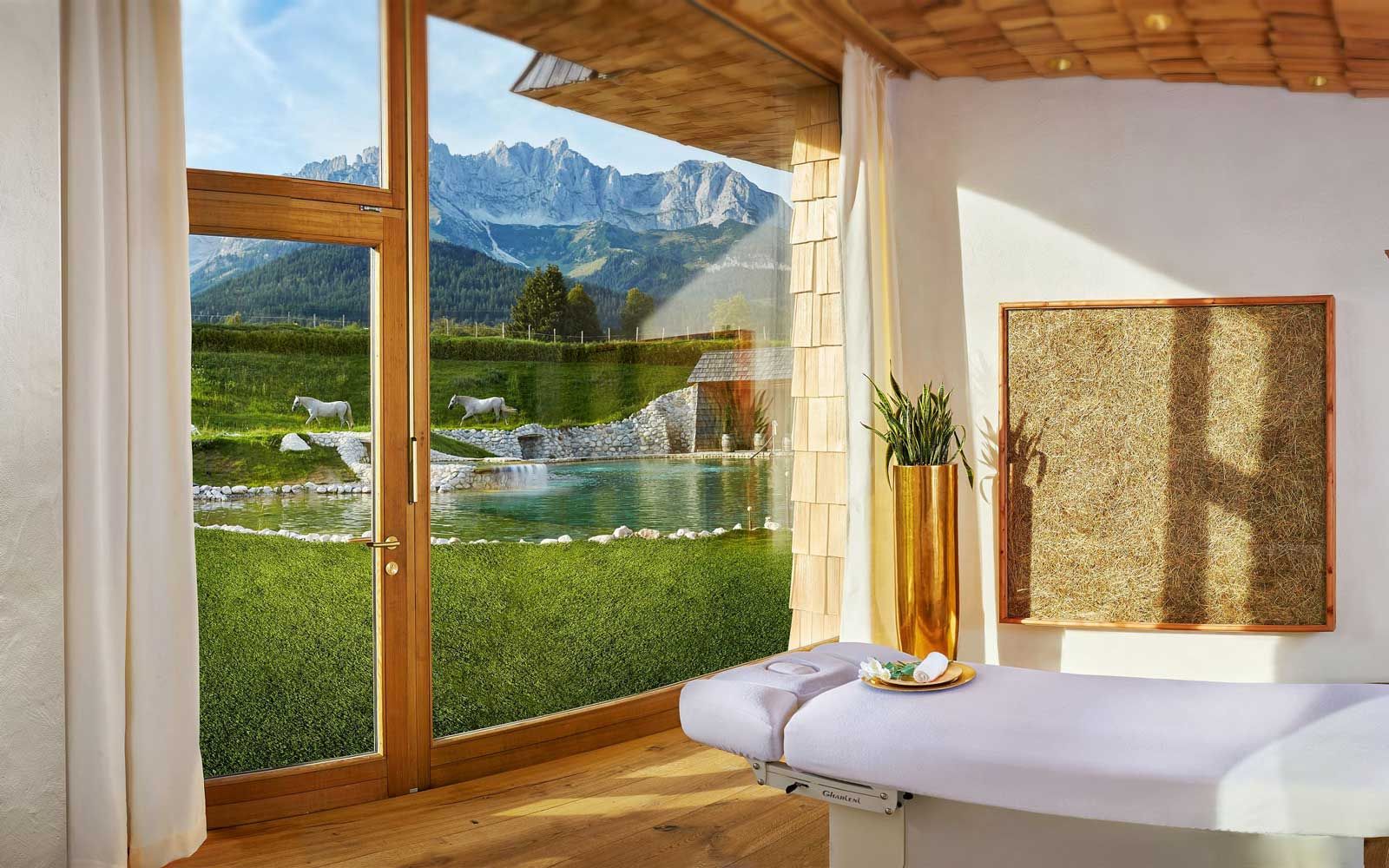 Fensteransicht vom Green Spa Resort im Stanglwirt, Österreich