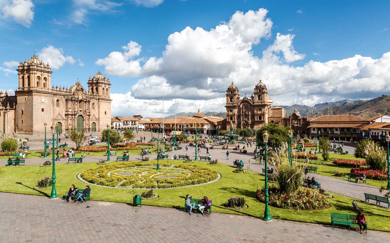 Plaza de Armas met de kathedraal en de kerk Iglesia de la Compania de Jesus, Cuzco, UNESCO-werelderfgoed, Peru, Zuid-Amerika