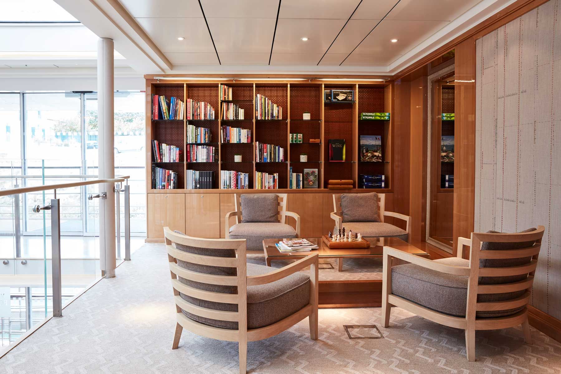 Die Bibliothek an Bord eines Viking River Cruise Schiffs