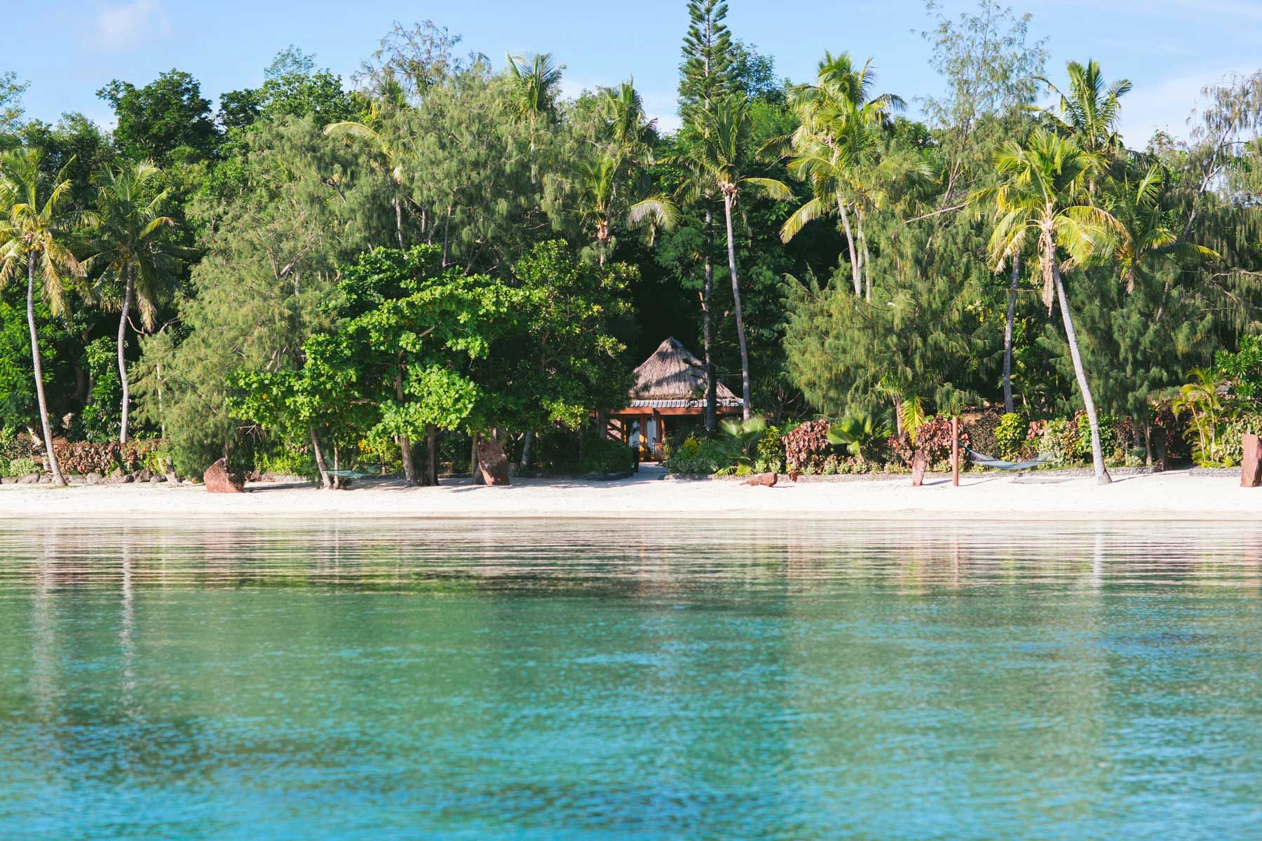 Vista da l'acqua à una villa à u Turtle Island Resort in Fiji